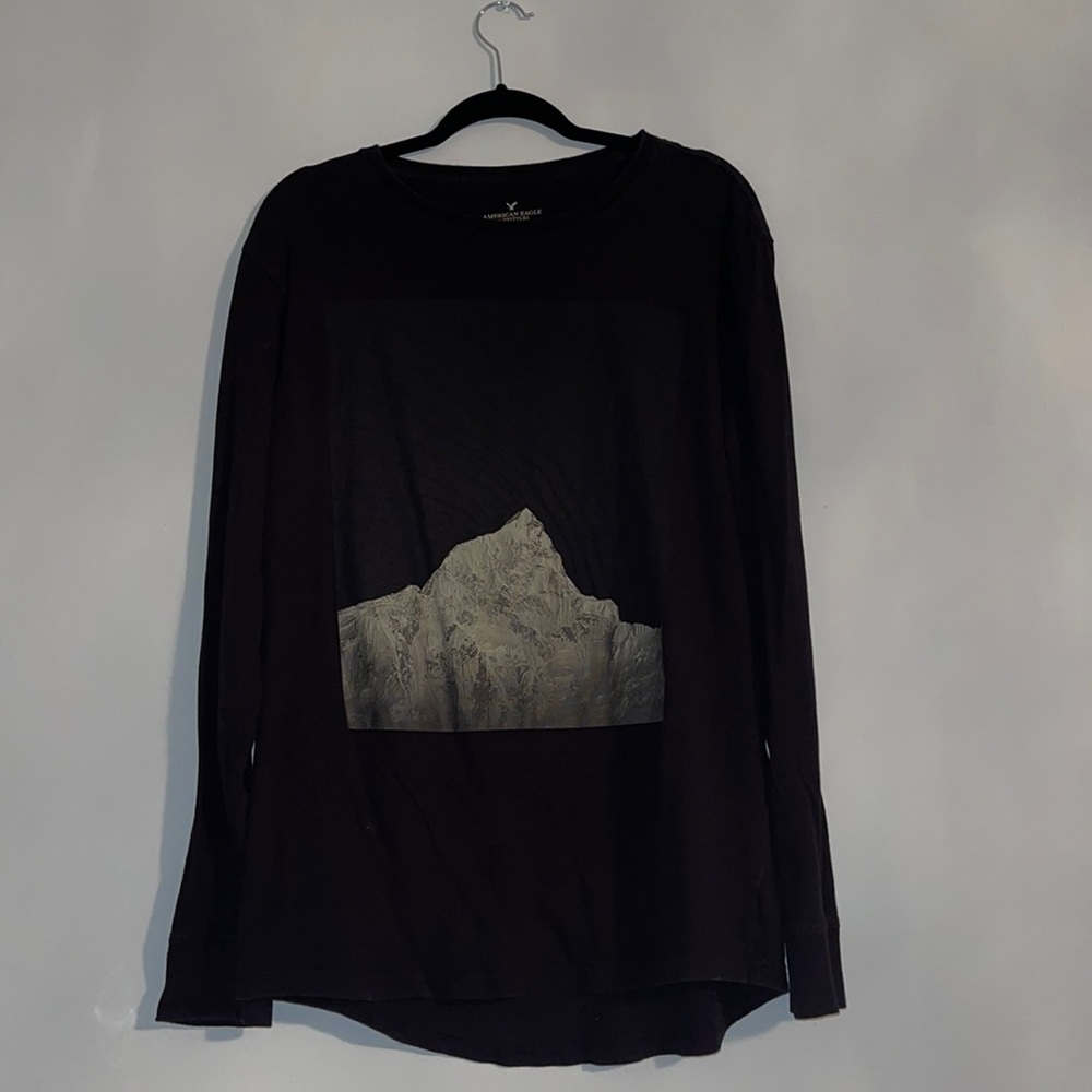 American Eagle Long Sleeve tshirt